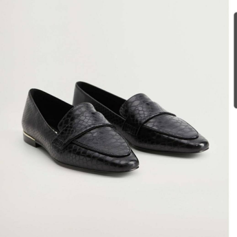 Snake effect loafers 7.5 MANGO